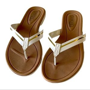 White Flip Flop Sandals by Beira Rio